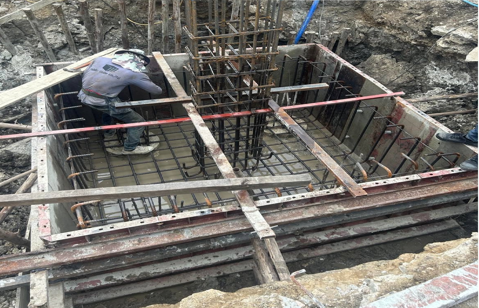 แบบเหล็ก